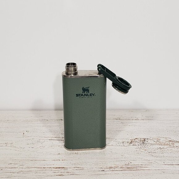 Stanley  The Easy Fill Flask Hammertone Green 8oz   excellent condition - Picture 3 of 4